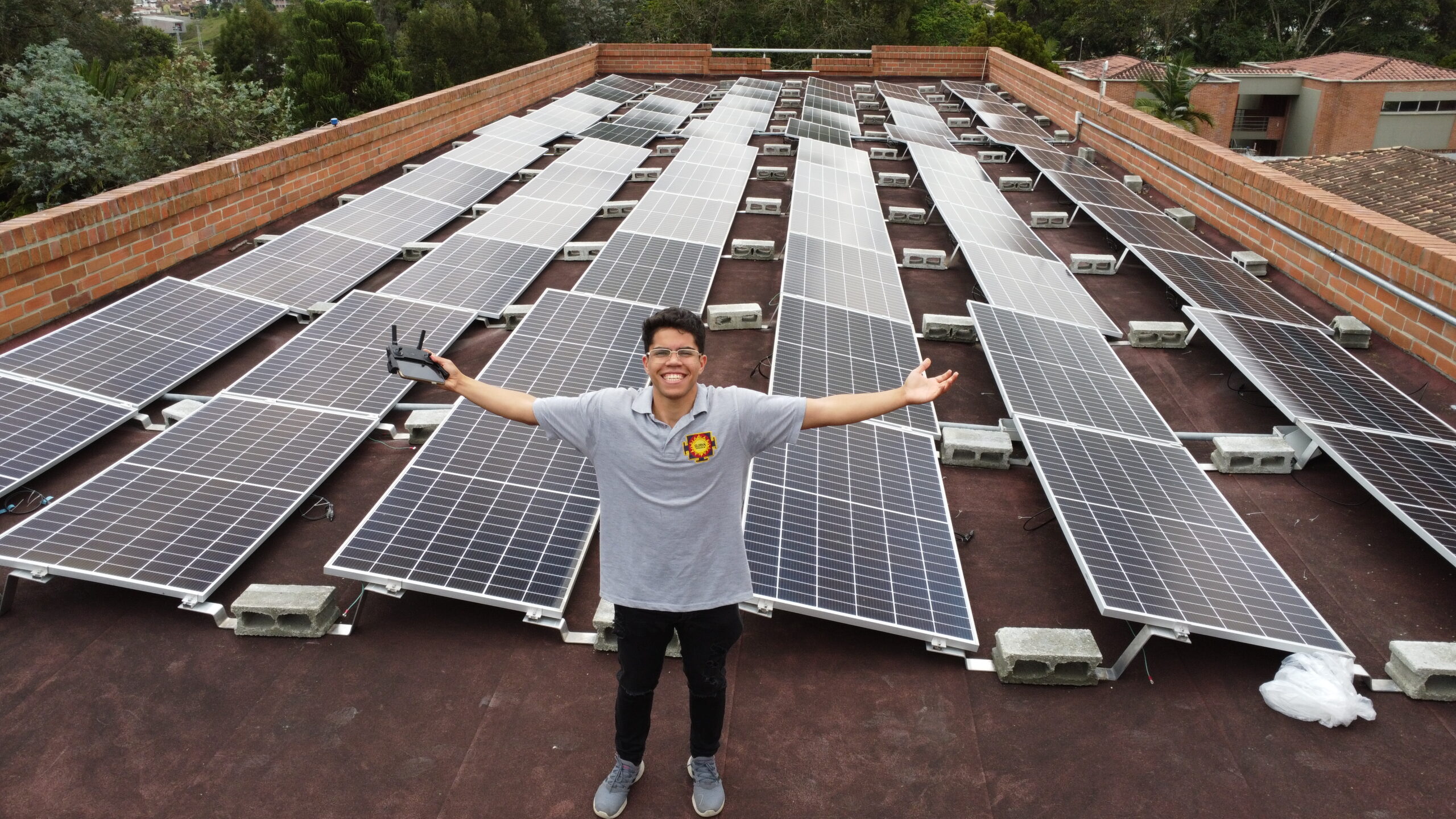 Brayendra Mosquera - Fundador Energía Solar SURYA